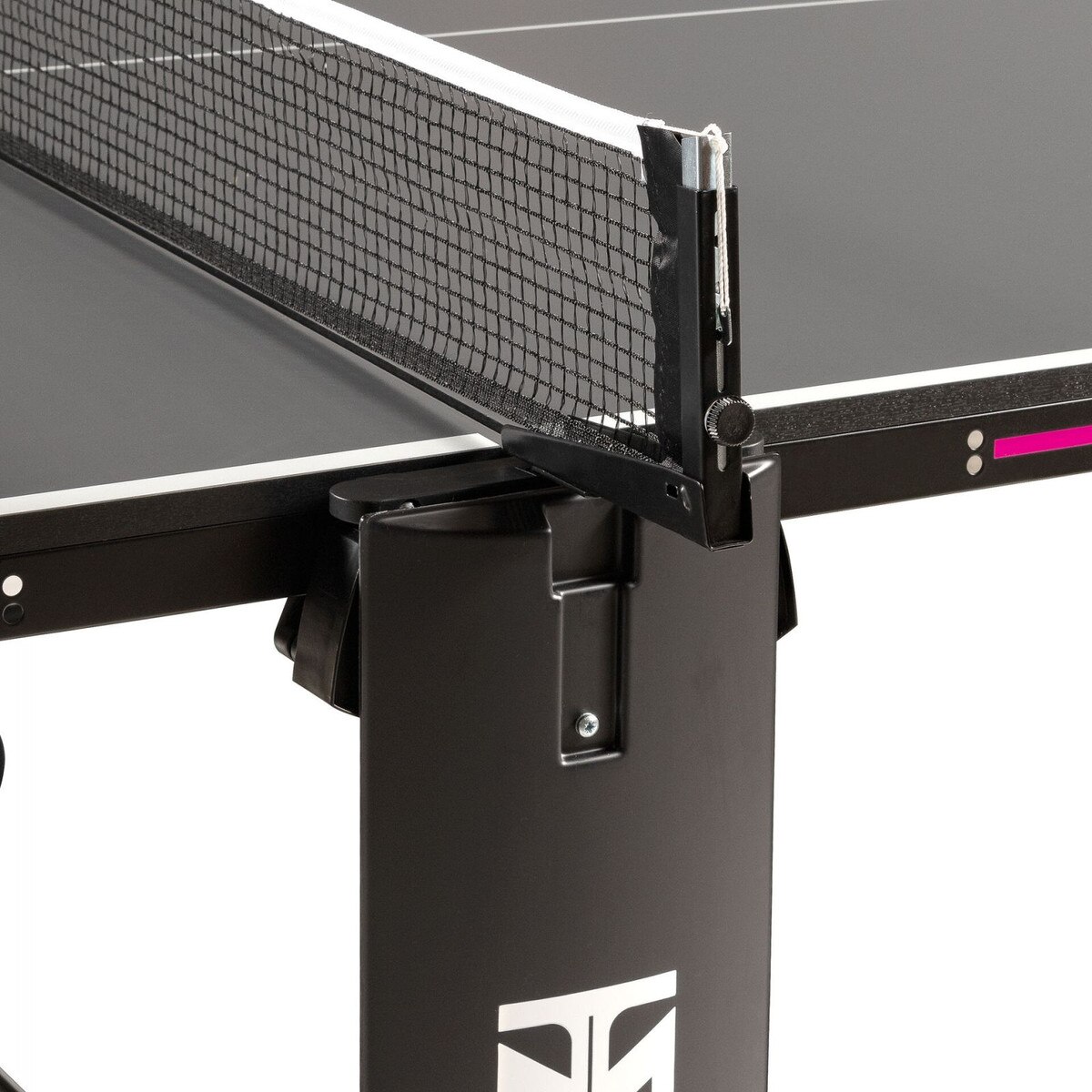 Here you can see a detail of the adjustable net attached to the Butterfly Timo Boll Repulse Indoor Ping Pong Table.